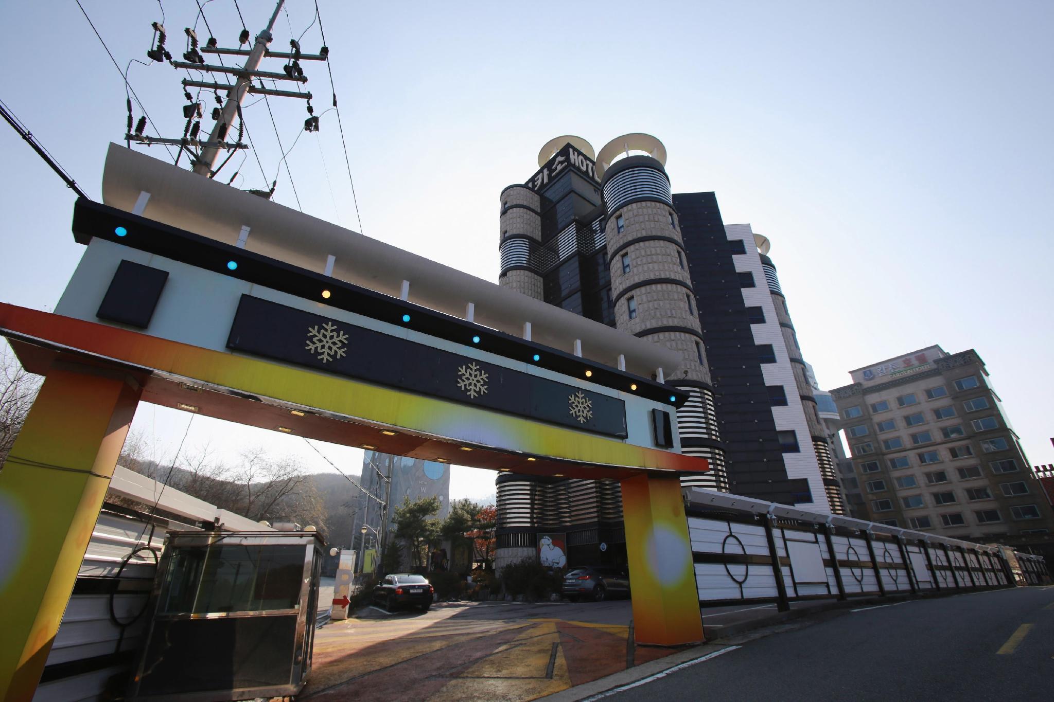 Hotel Picasso 1/77