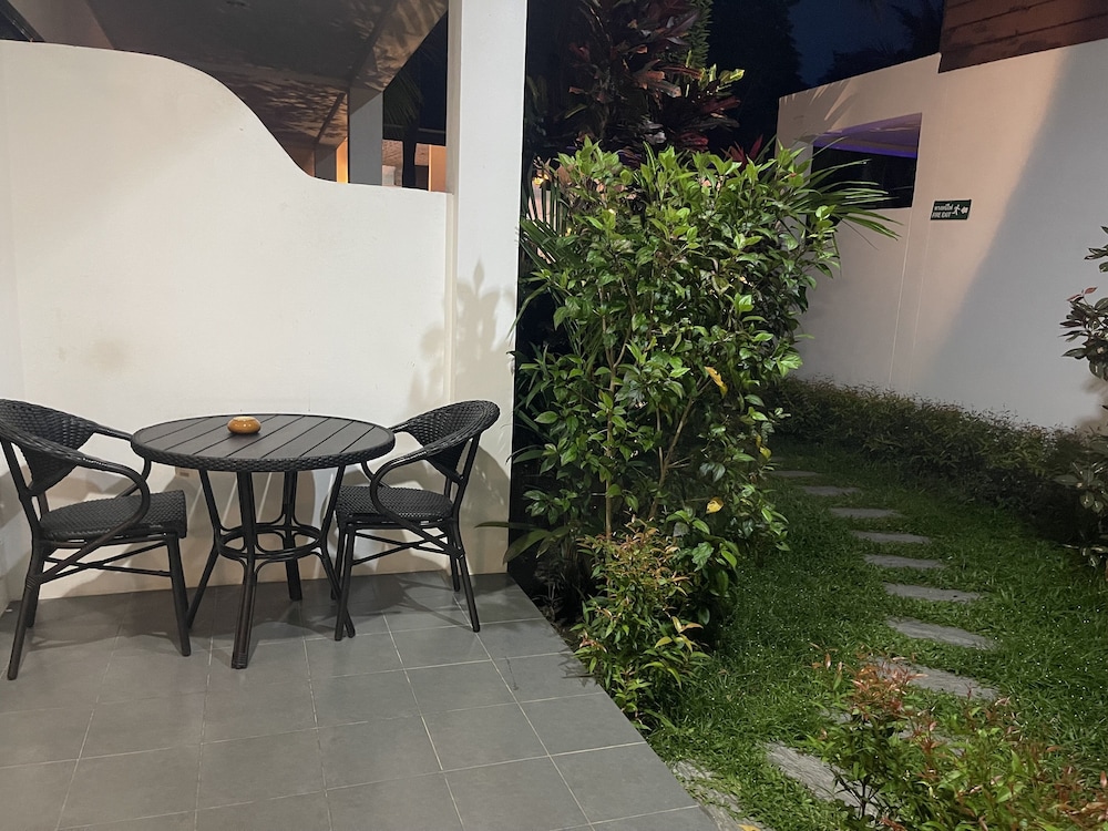 Lotus Bleu Resort & Restaurant 52/61