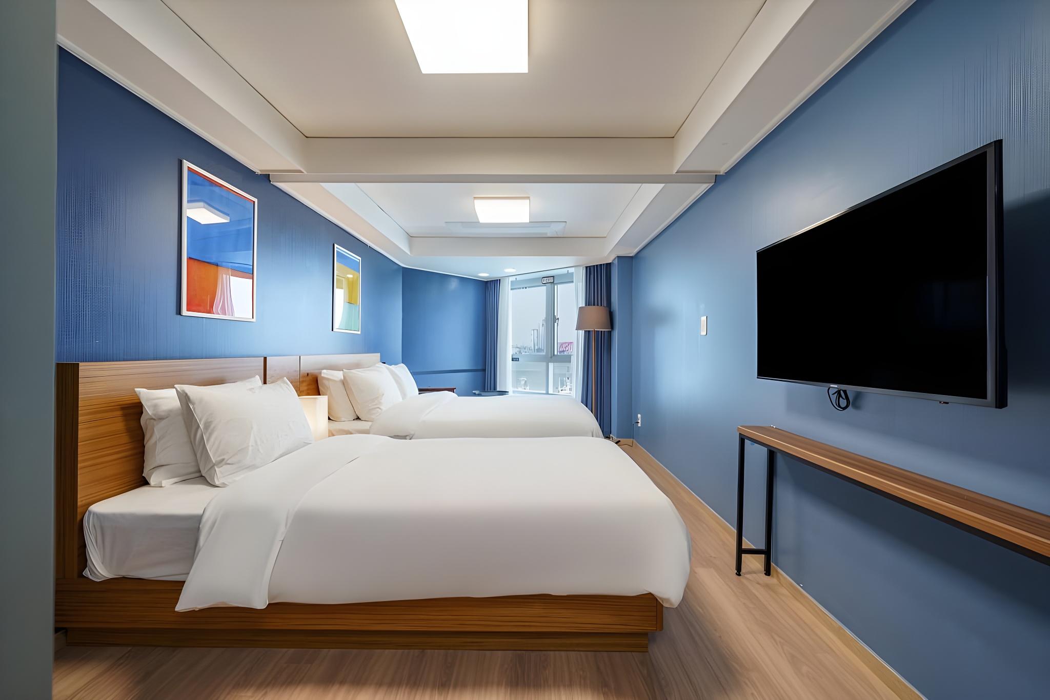 Prime, Twin Beds, 1 Double and 1 Single Bed, Lake View