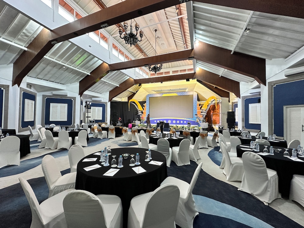 Bali Dynasty Resort 53/64