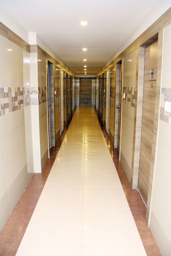 Hotel Vinayaga 3/25