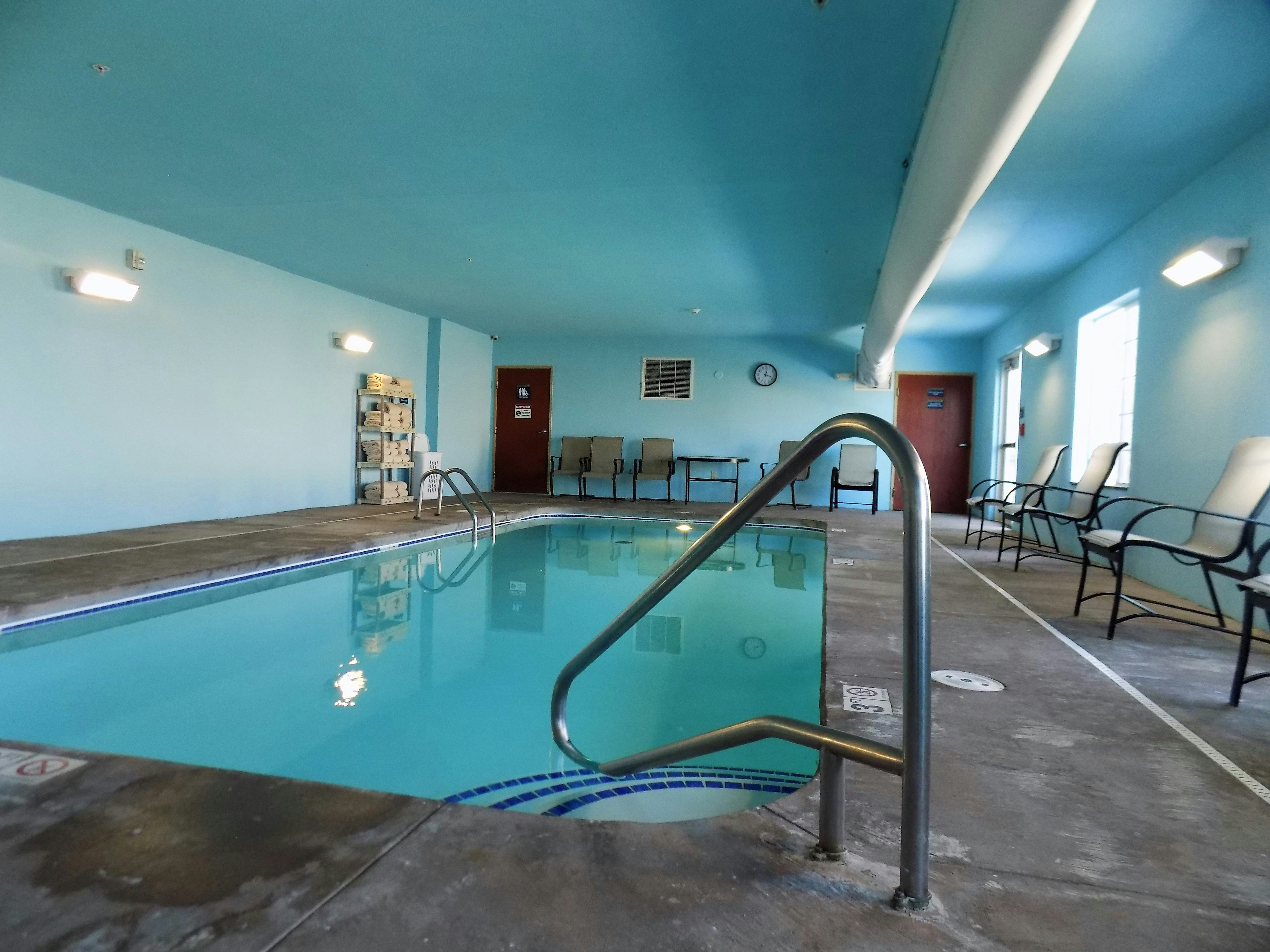 Cobblestone Hotel Suites Seward Ne 38/73