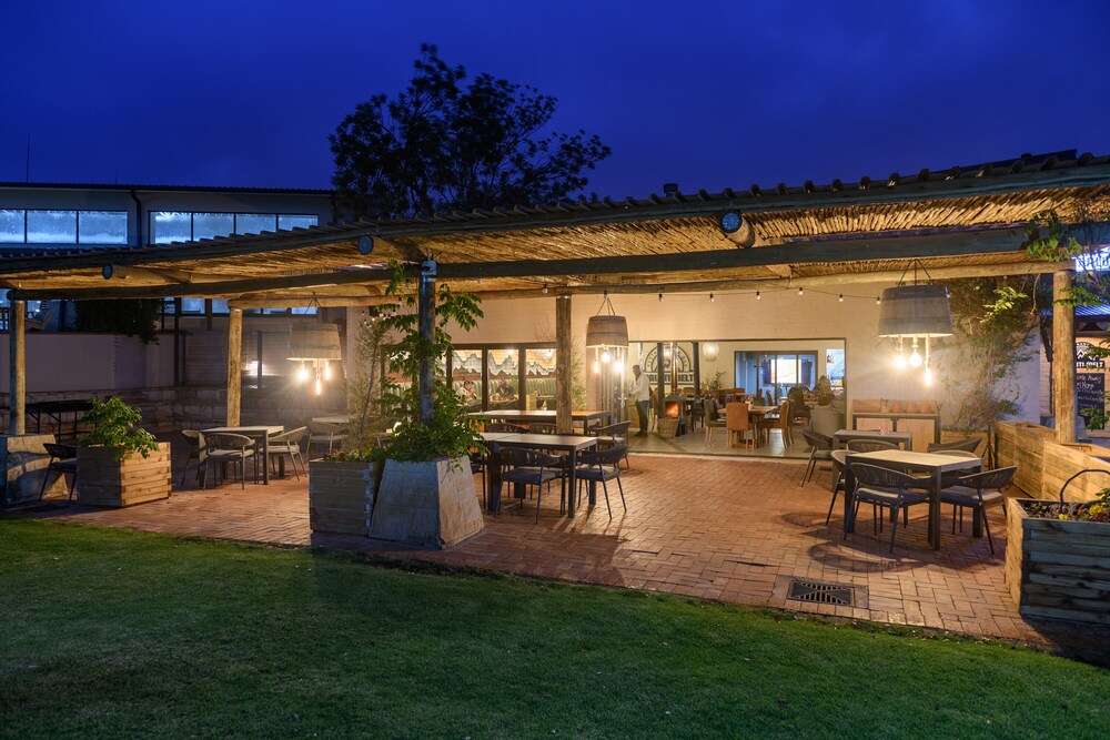 Kiara Lodge 6/69