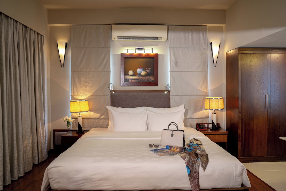 Asia Hotel 15/46