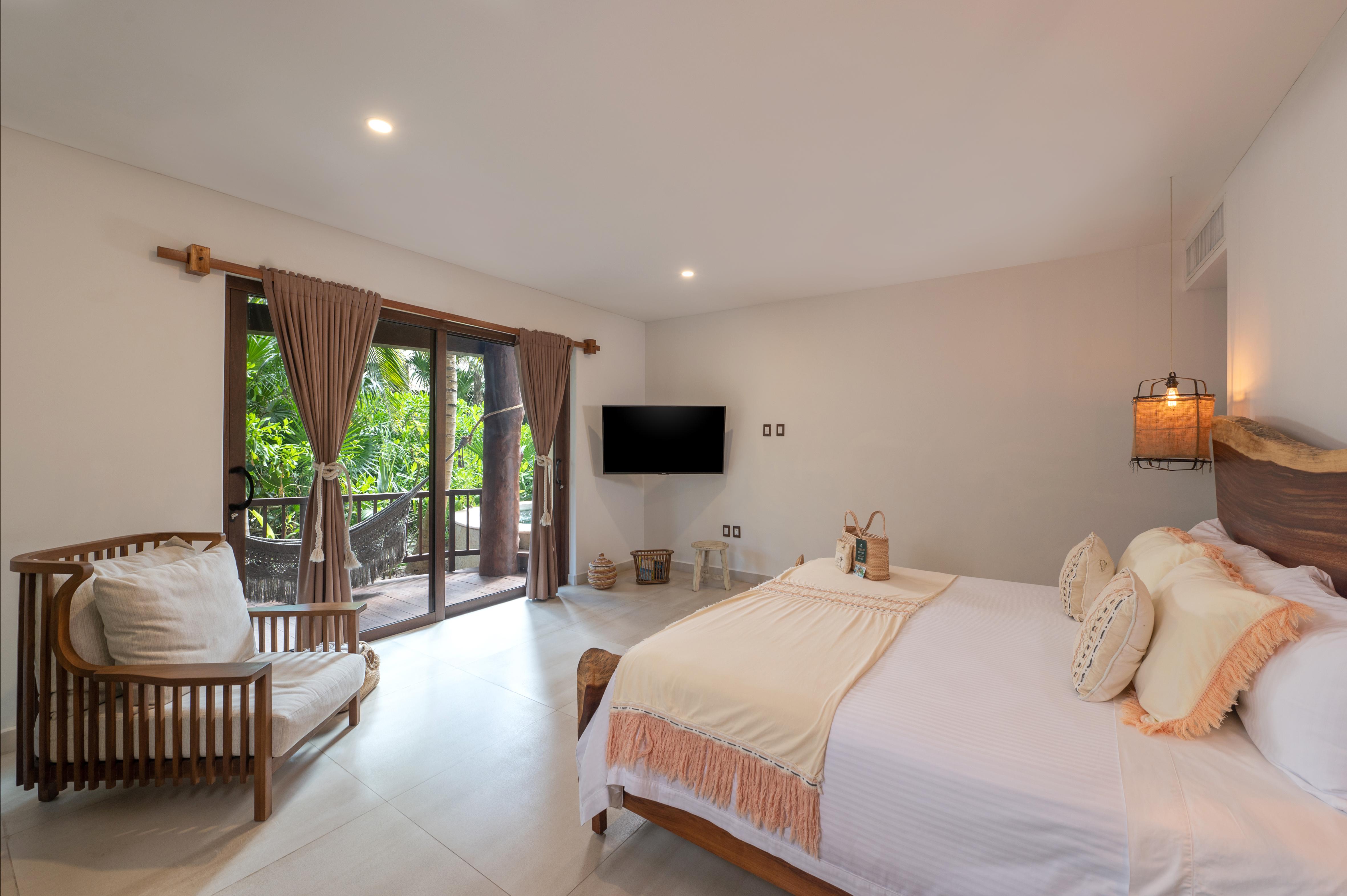 Suite, Jungle View