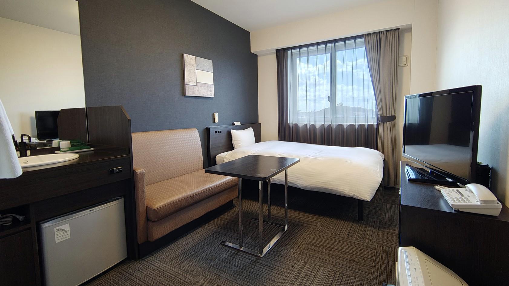 Room, Single, No Bathroom, West Wing