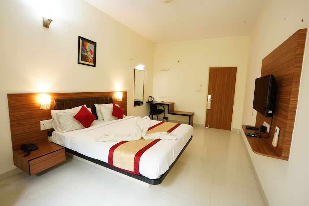 HOTEL GRAND BEE 22/50