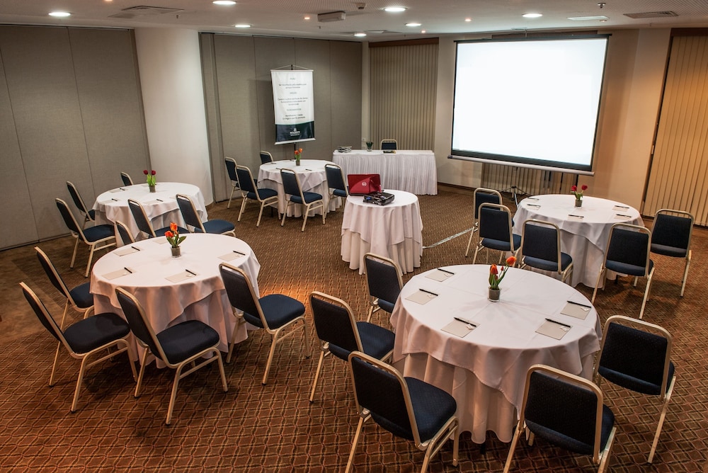 Bourbon Joinville Convention Hotel 59/64