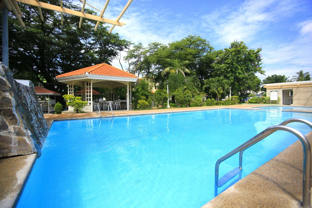 Subic Bay Peninsular Hotel 37/58