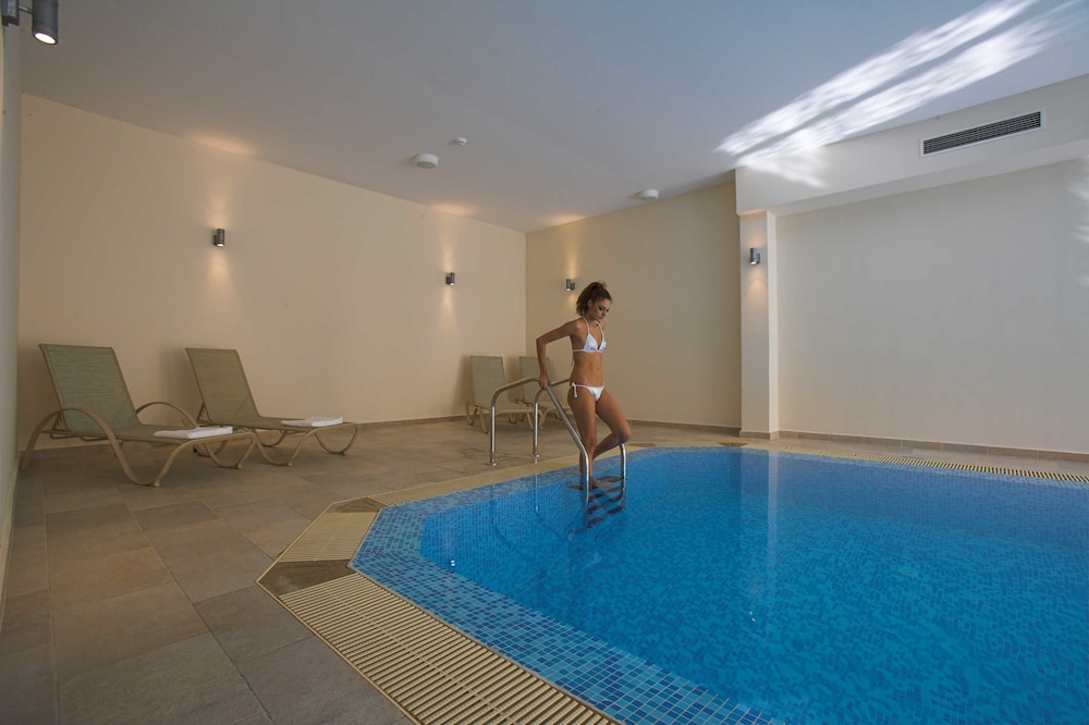 swimming pool spa
