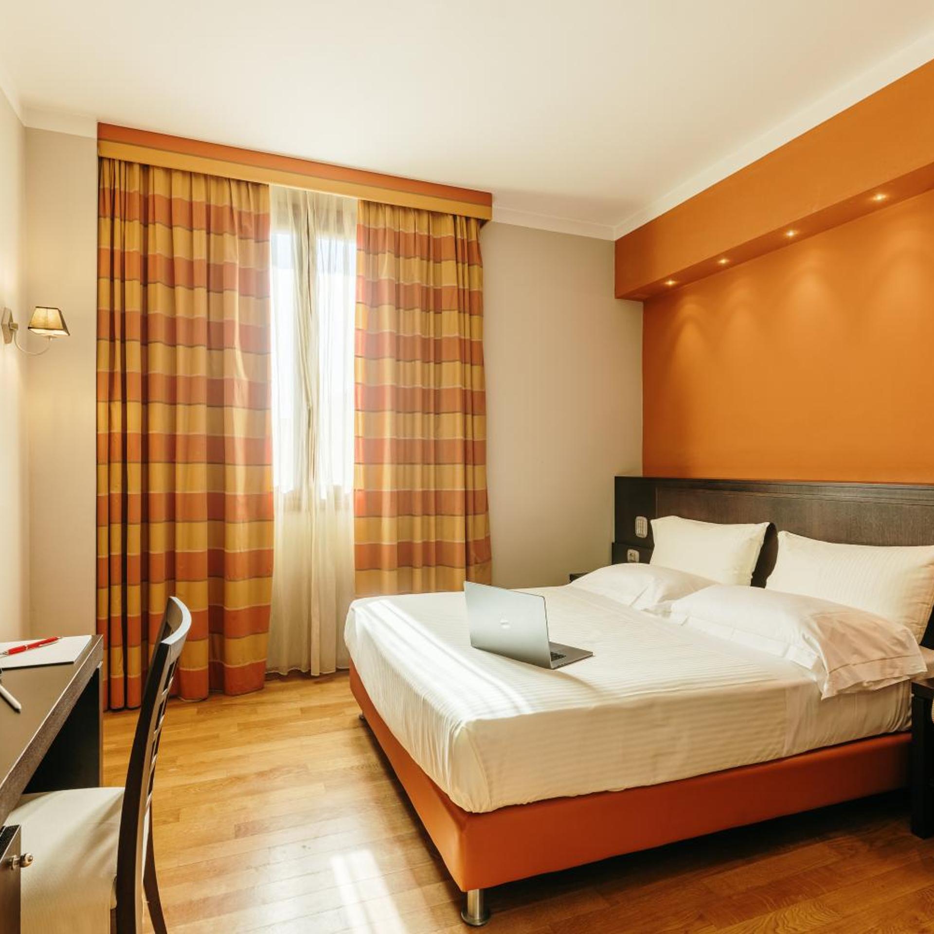 Classic, Double or Twin Bed