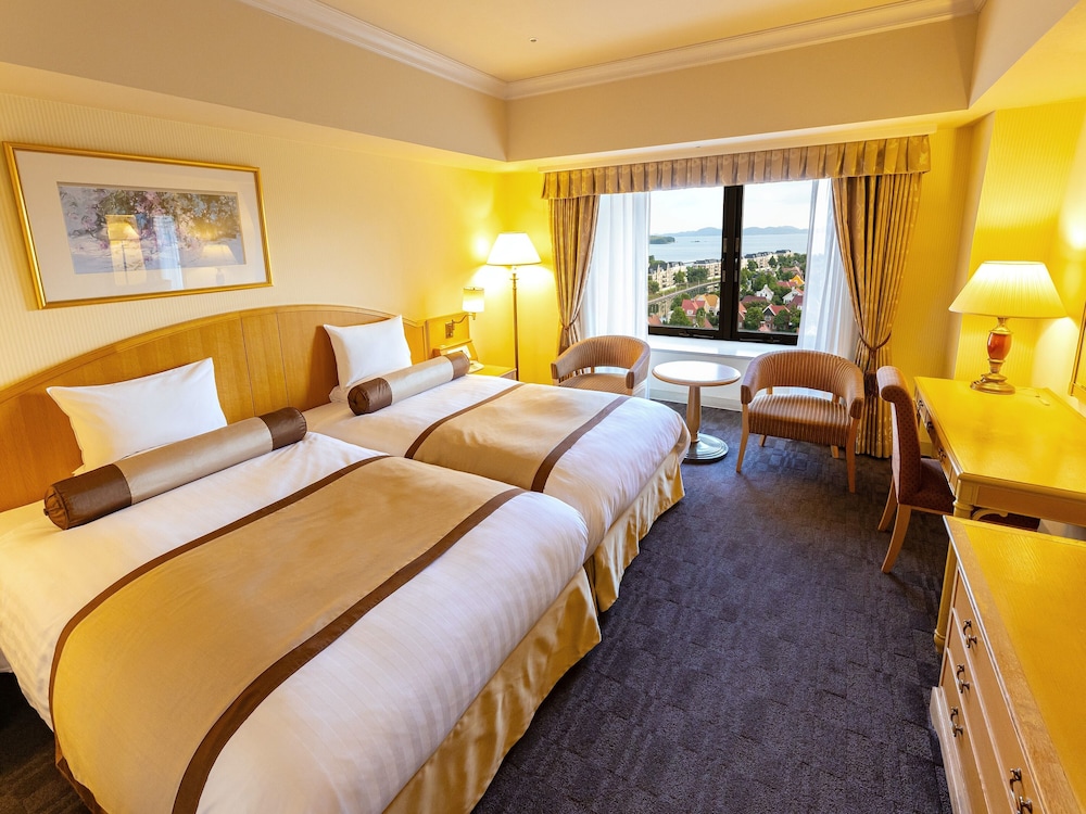 HOLLYWOOD, SUPERIOR, TWIN BEDS, PARK VIEW