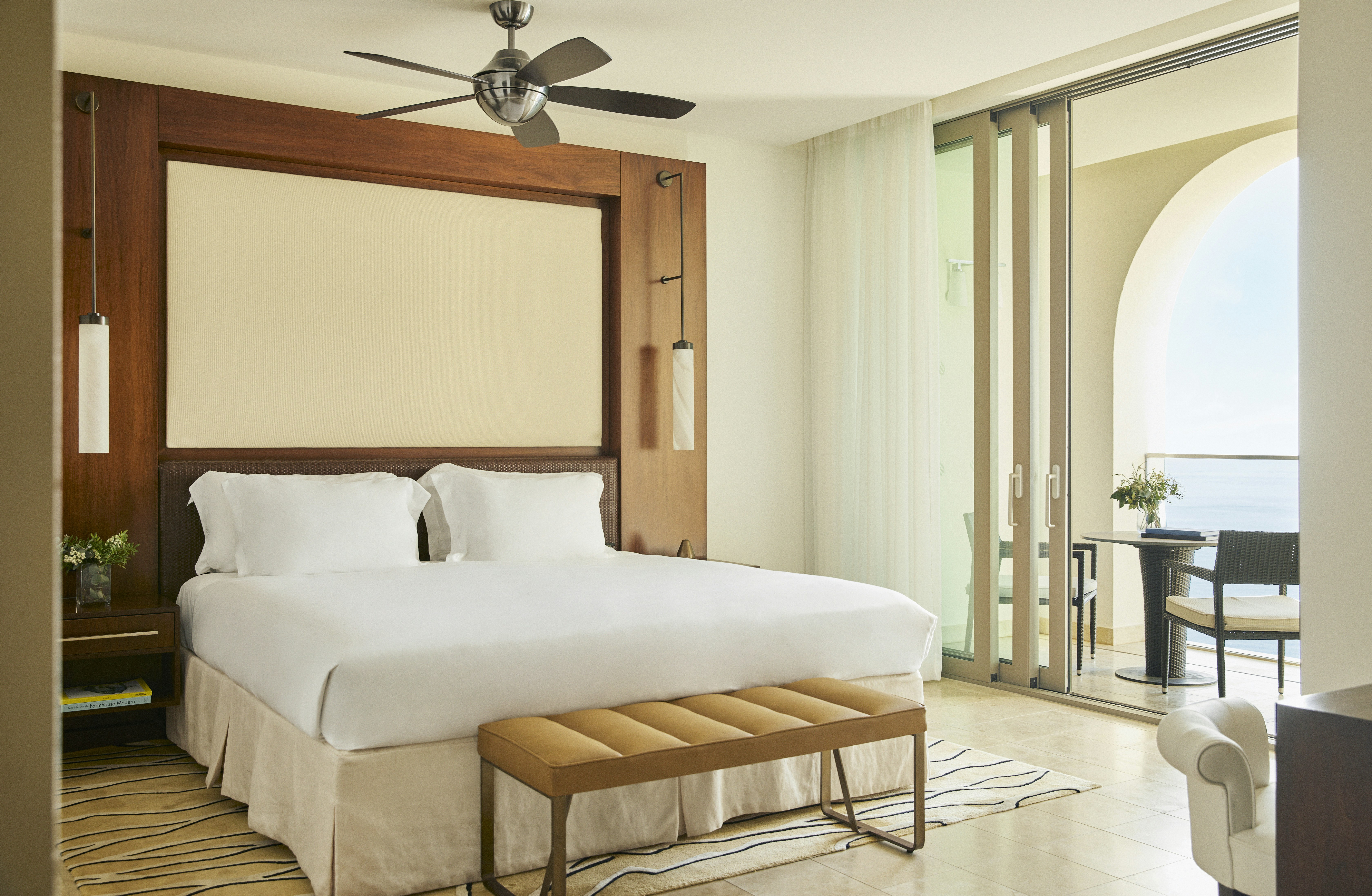 Deluxe, Sea View