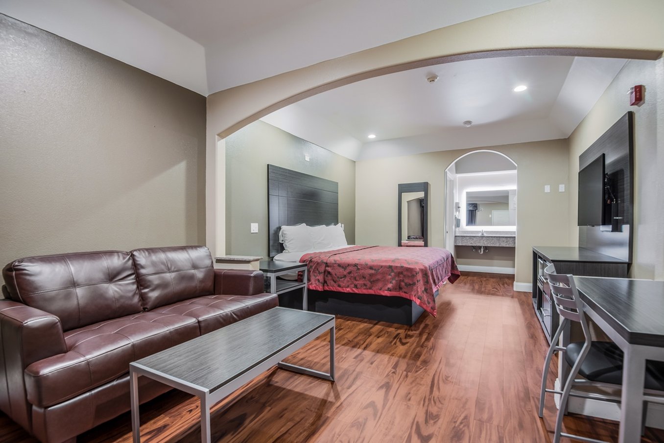 Scottish Inns & Suites IAH Airport Beltway8 10/24
