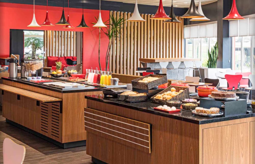 restaurant cafeteria