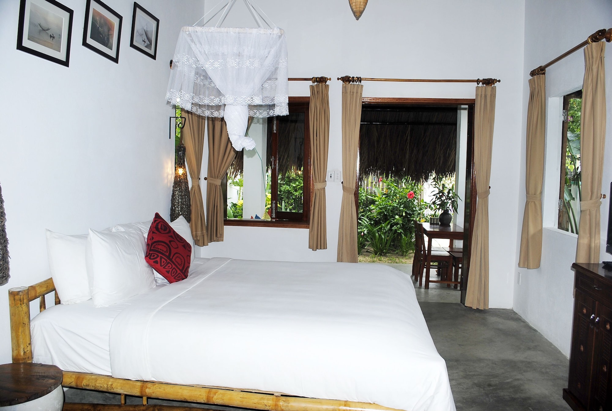 2 BEDROOMS, SUITE