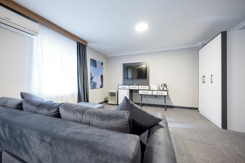 Anit Park Hotel 32/50