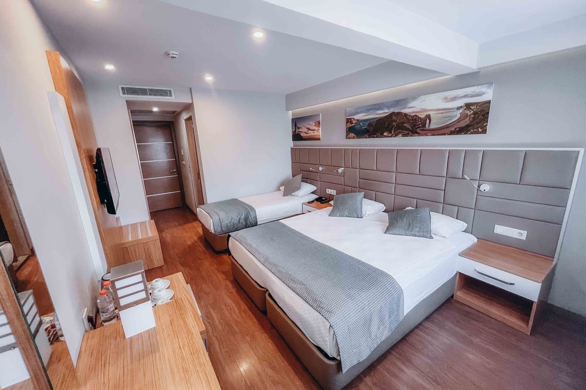 FAMILY, MULTIPLE BEDS