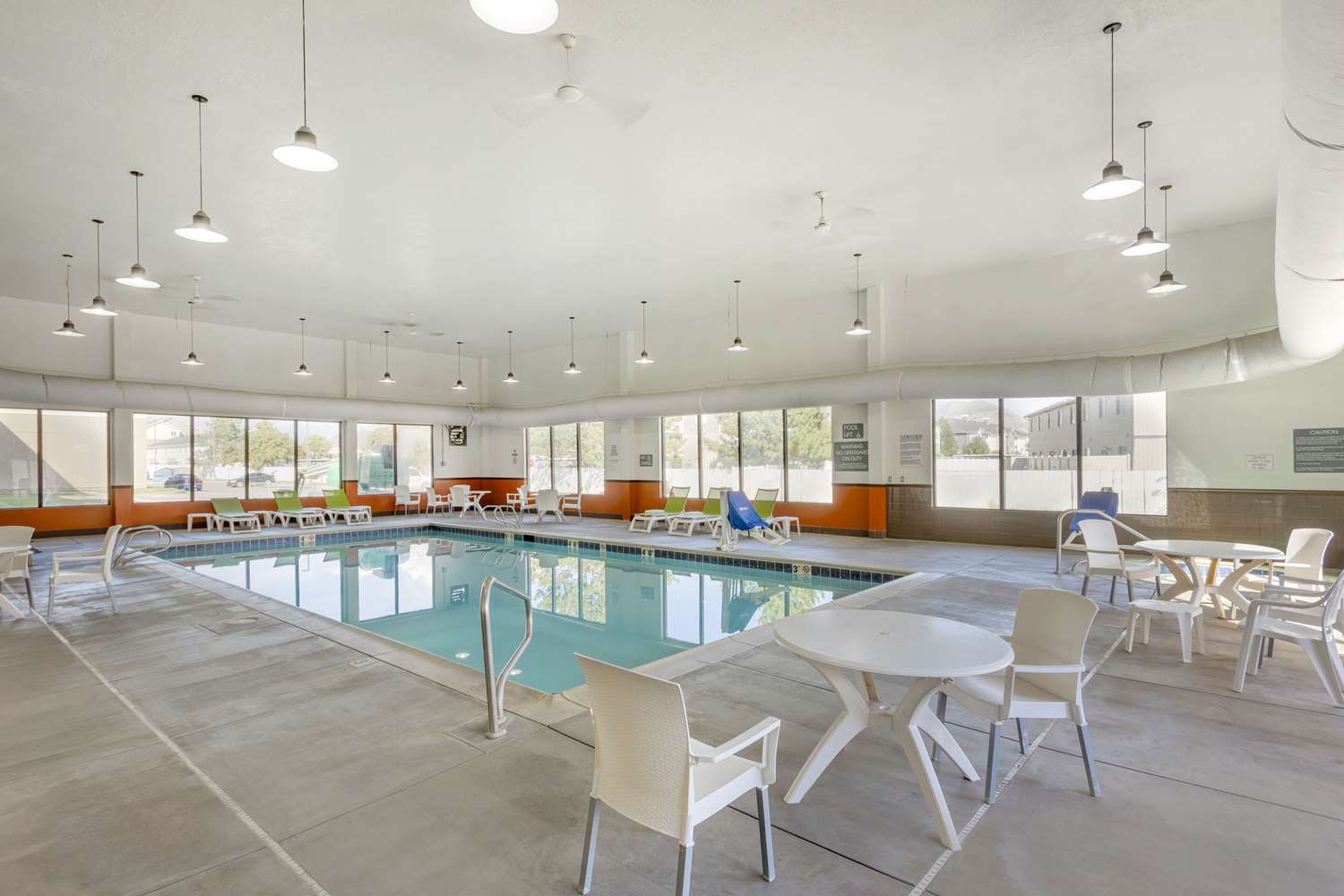 swimming pool spa