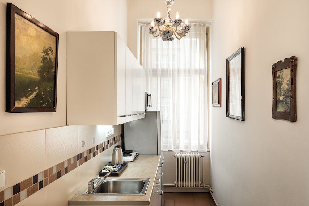 Apartments by BHG 28/48