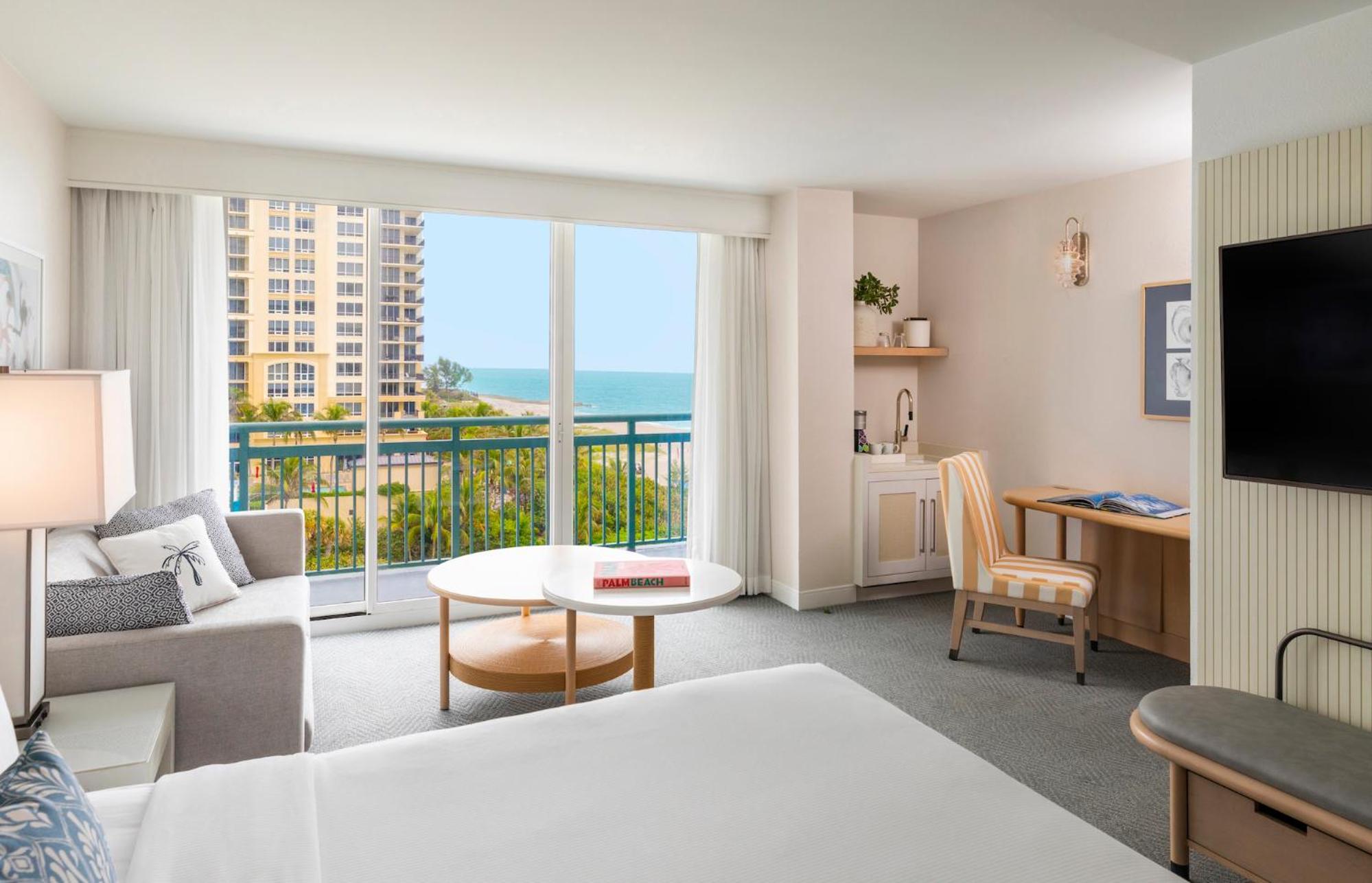 Junior Suite, King Bed, Ocean View, Sofa, Accessible