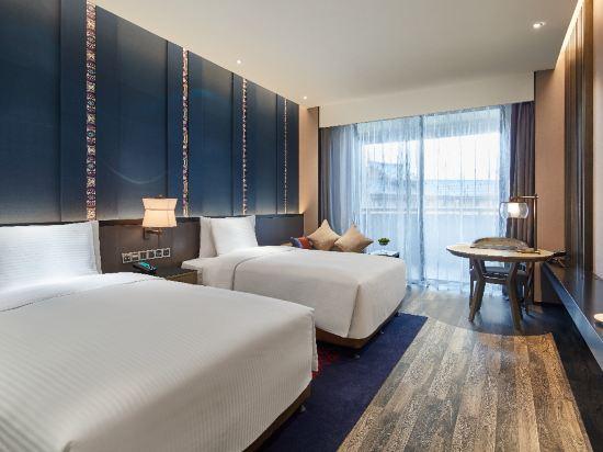 Guest Room, 2 Beds, River View, City View, Night View, Balcony