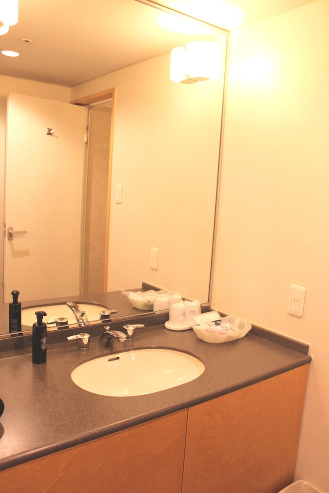 KKR Hotel Hakata 46/48