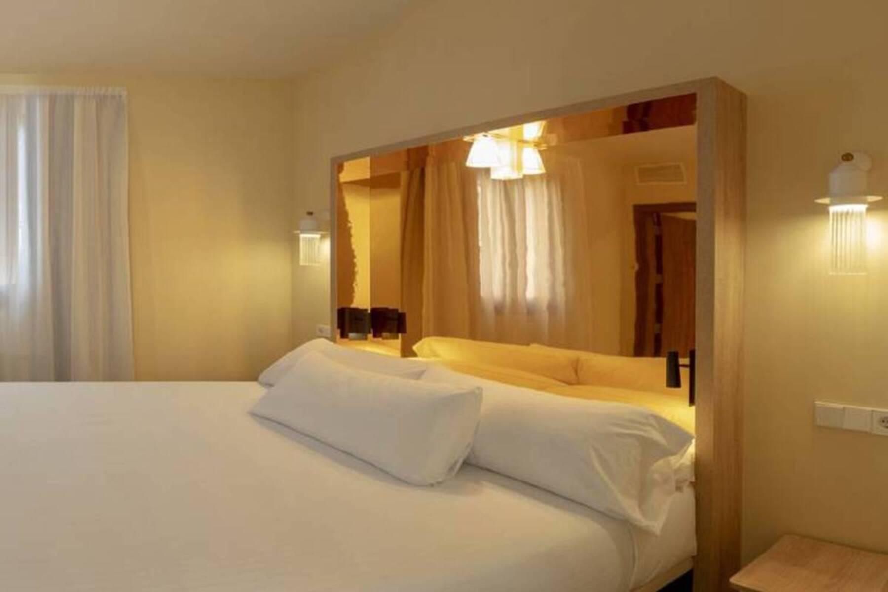 Standard, Double Bed, Balcony or Terrace
