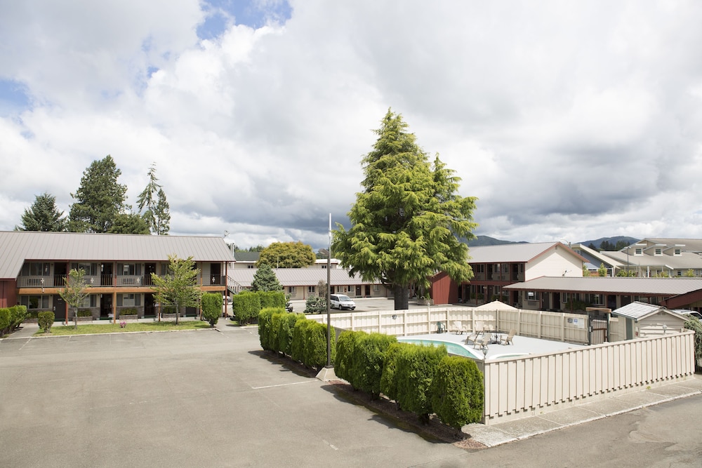 Forks Motel 6/50