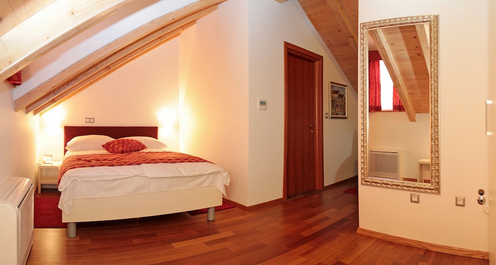 Junior Suite, Studio