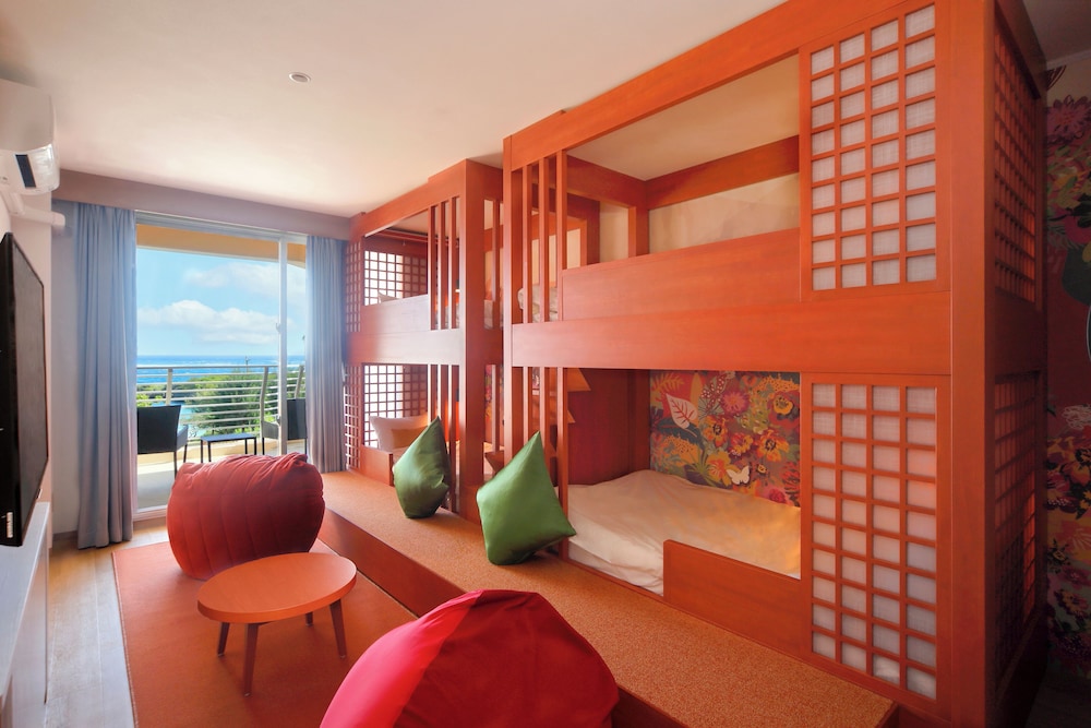 Hotel Breezebay Marina 56/71