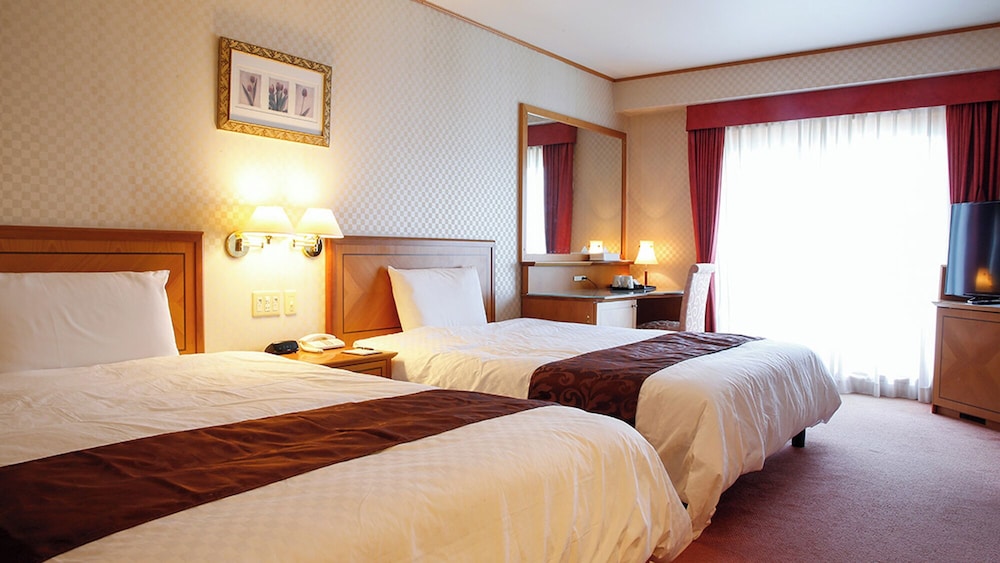 Junior Suite, 2 Queen Beds, with Extra Bed, 2 Sofa, Jetted Tub