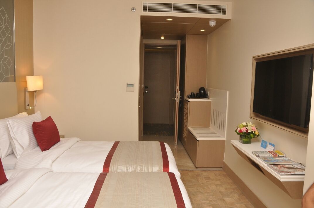 ROOM, KING BED, ACCESSIBLE