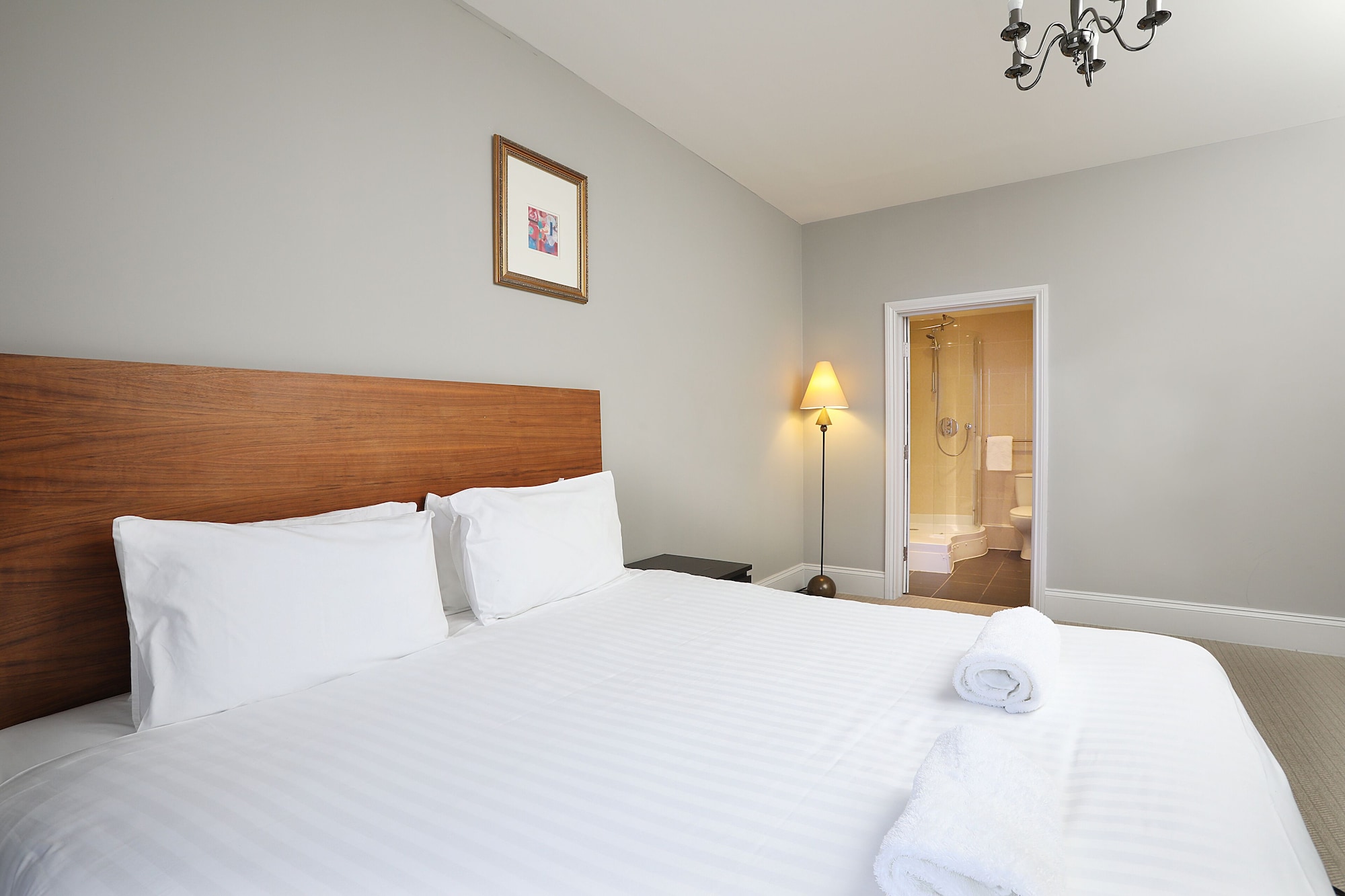 3 BEDROOMS, HOUSE