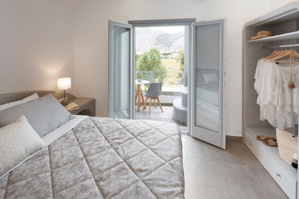 Amara Suites Santorini 5/50