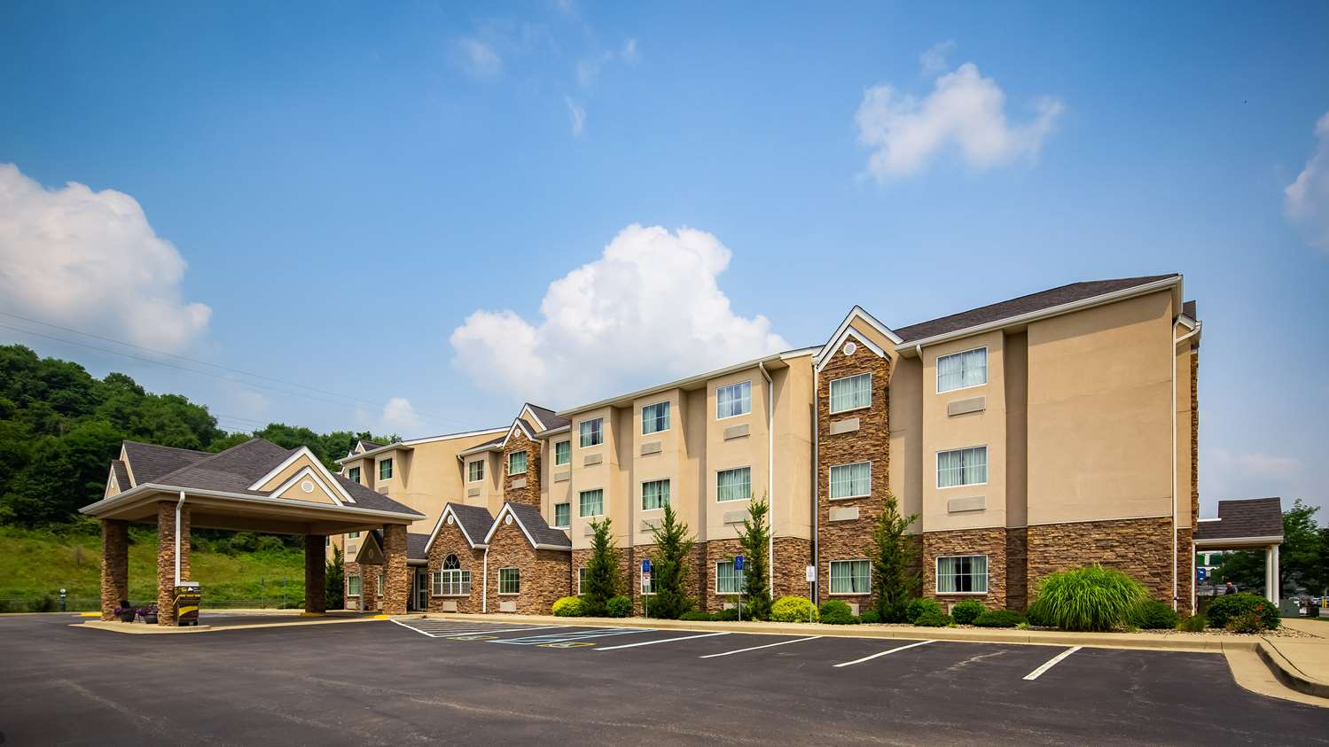 SureStay Plus Hotel by Best Western Buckhannon 25/26