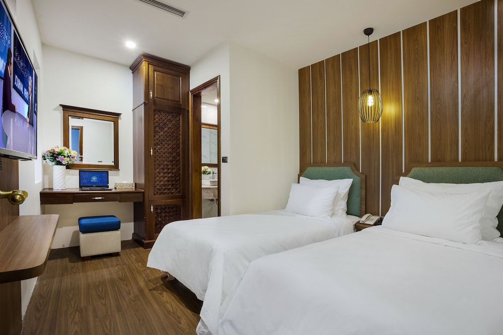 DELUXE, TWIN BEDS