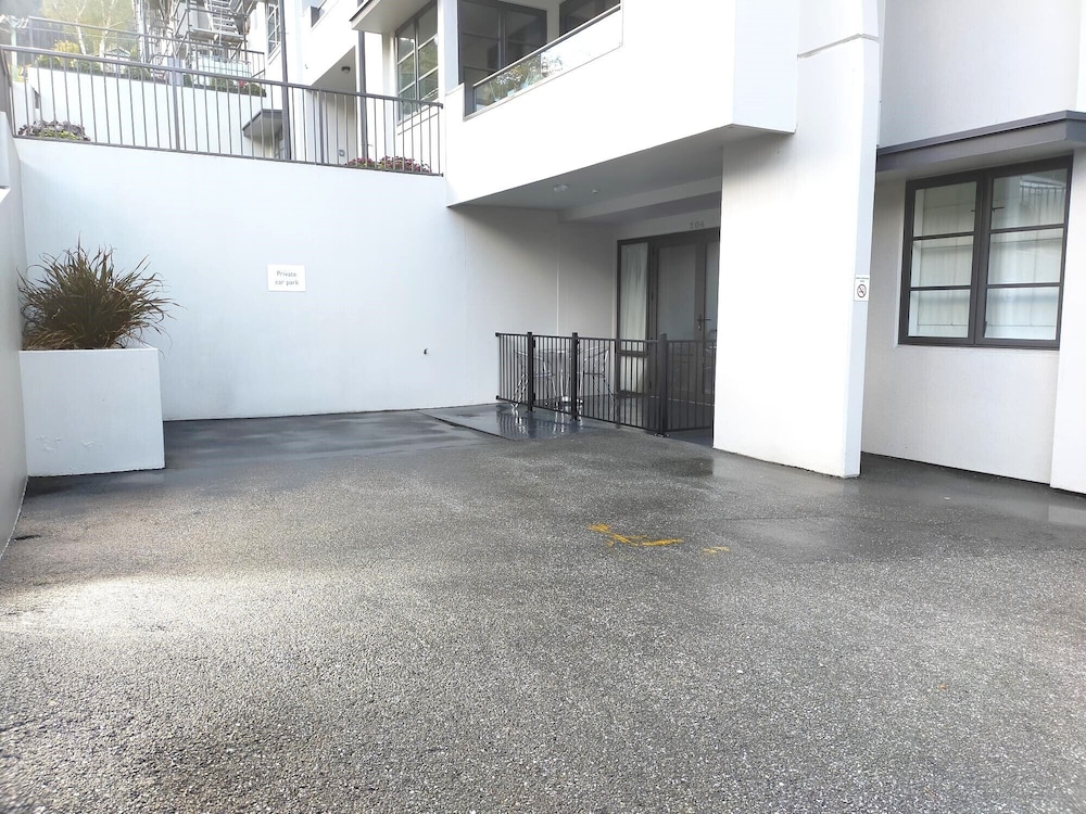 The Glebe Apartments 73/82