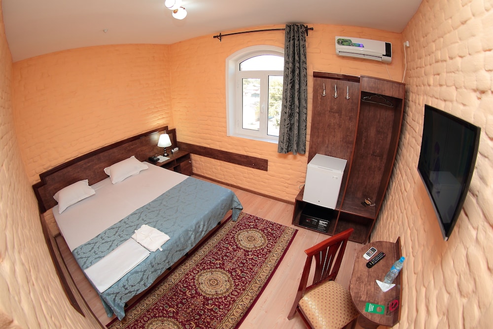 STANDARD, DOUBLE OR TWIN BED
