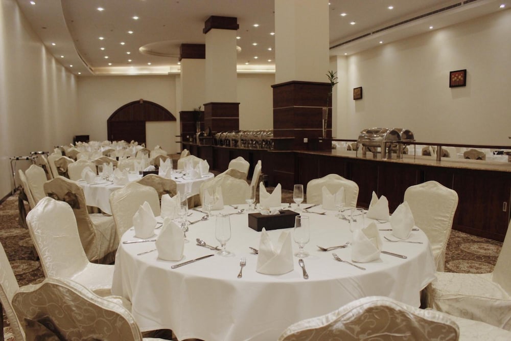 فندق ناشونال بارك(National Park Hotel) 61/66