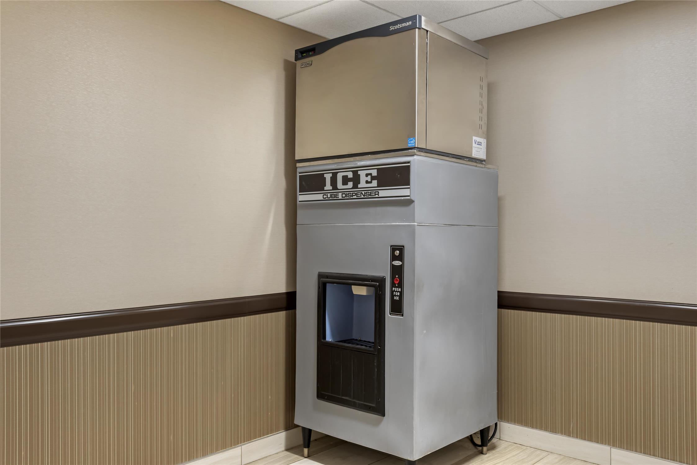 Best Western Plus Red Deer Inn and Suites 28/61
