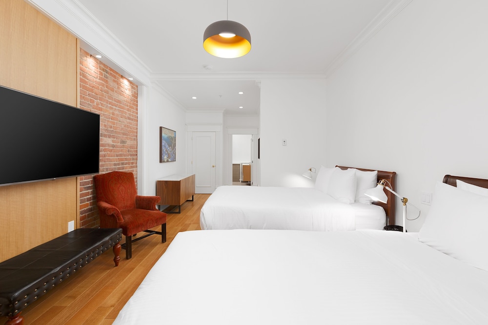 Victorian Hotel 54/74