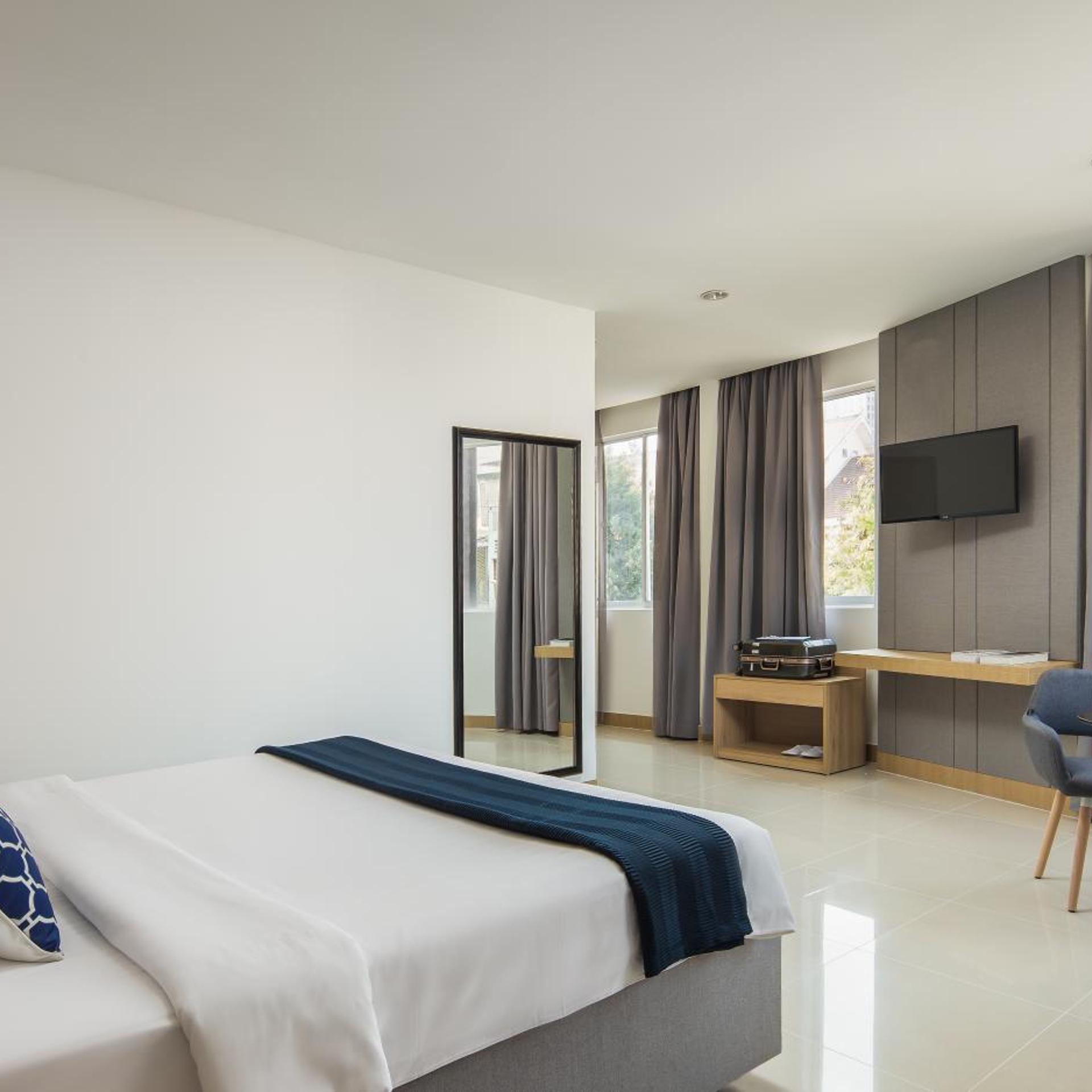 Executive, Suite