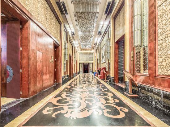 River & Holiday Grand Rezen Hotel YunYang 44/56