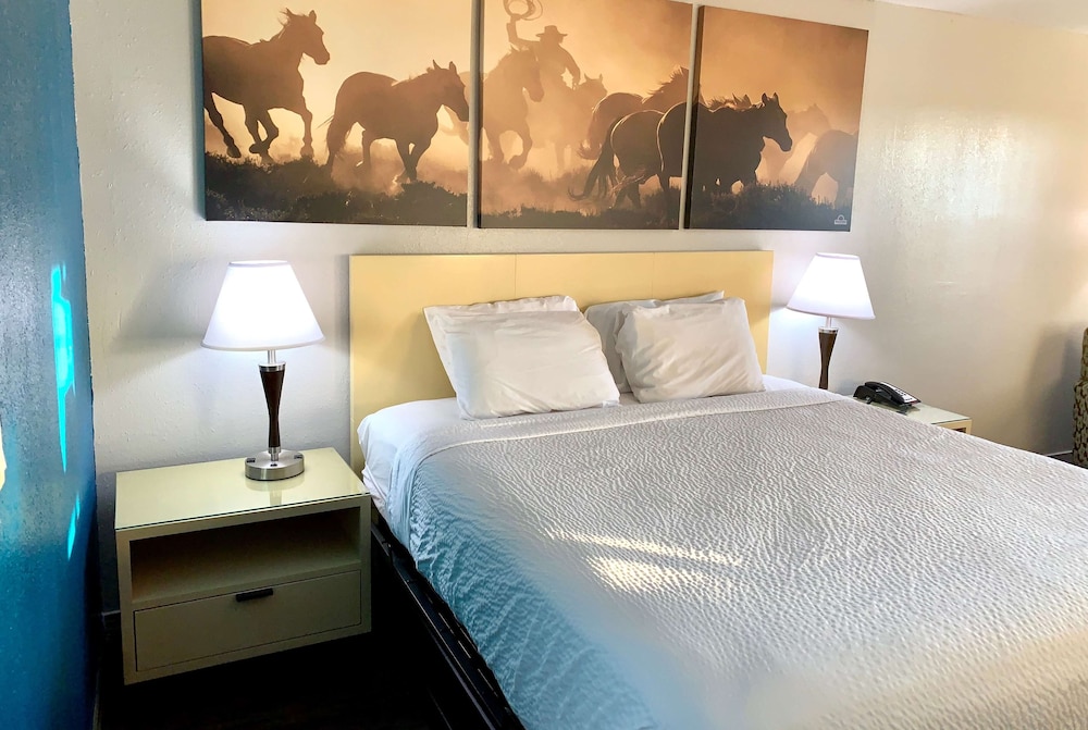 Days Inn By Wyndham Canton 15/43