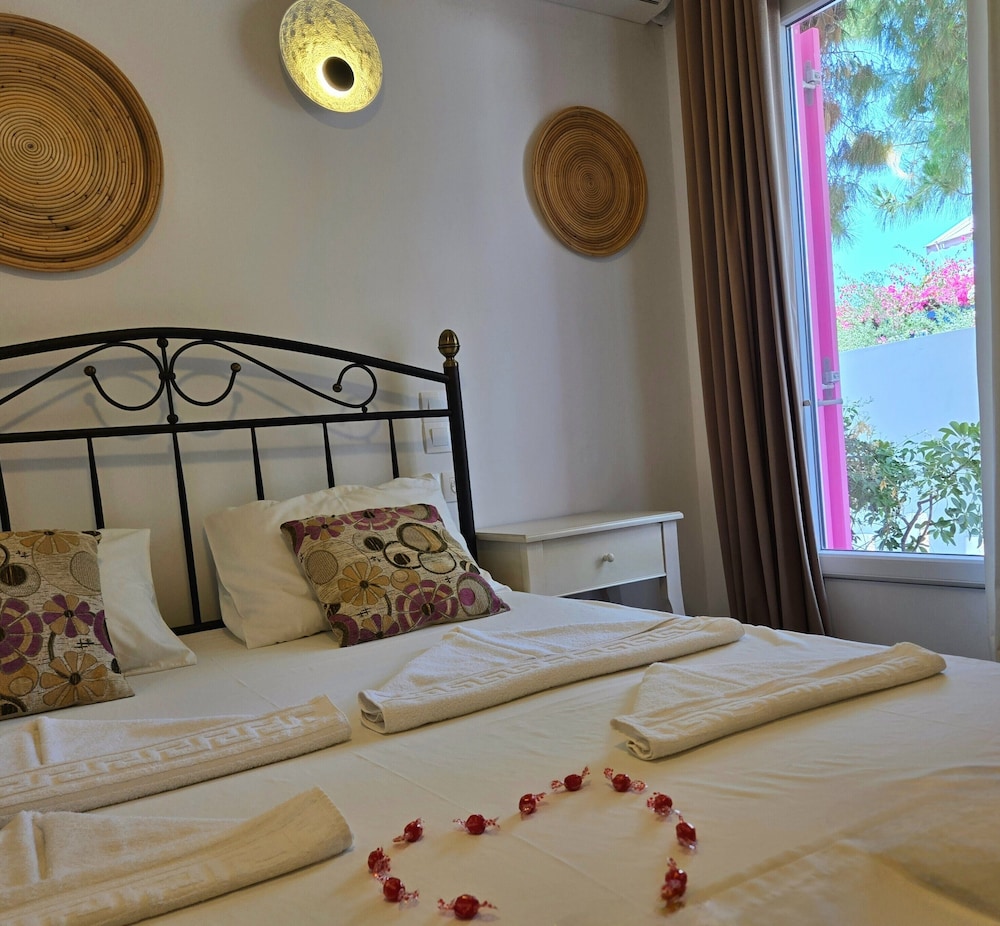 2 BEDROOMS, APARTMENT, 6 BEDS