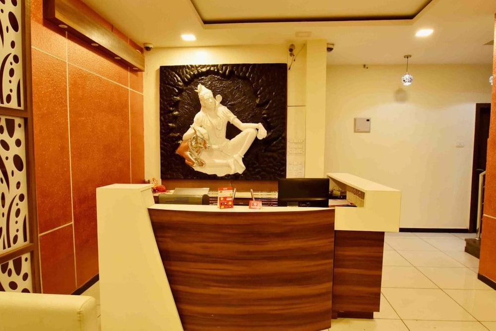 Oyo 4116 Hotel Satyug 3/25