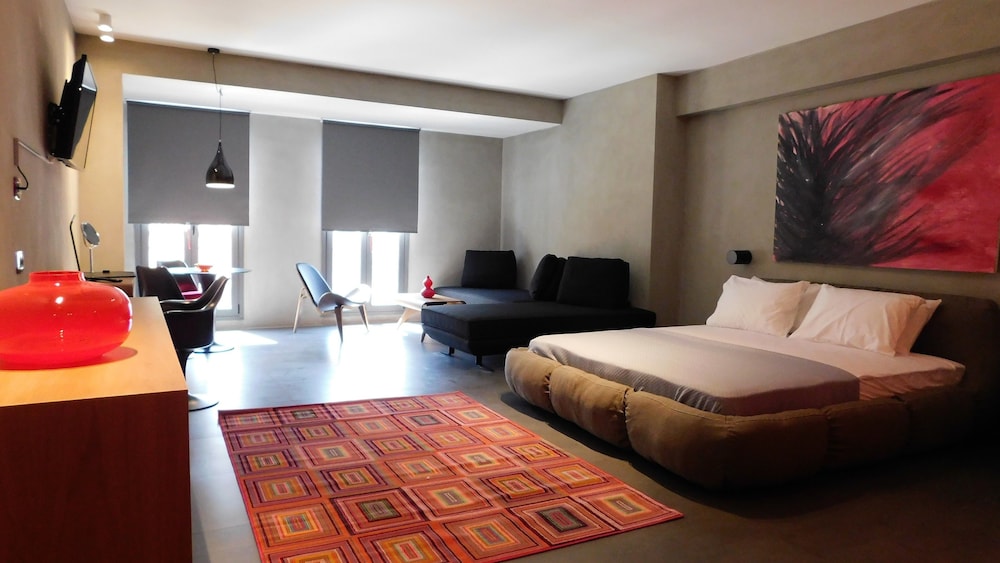 101 Adrianou Luxury Urban Stay 12/31
