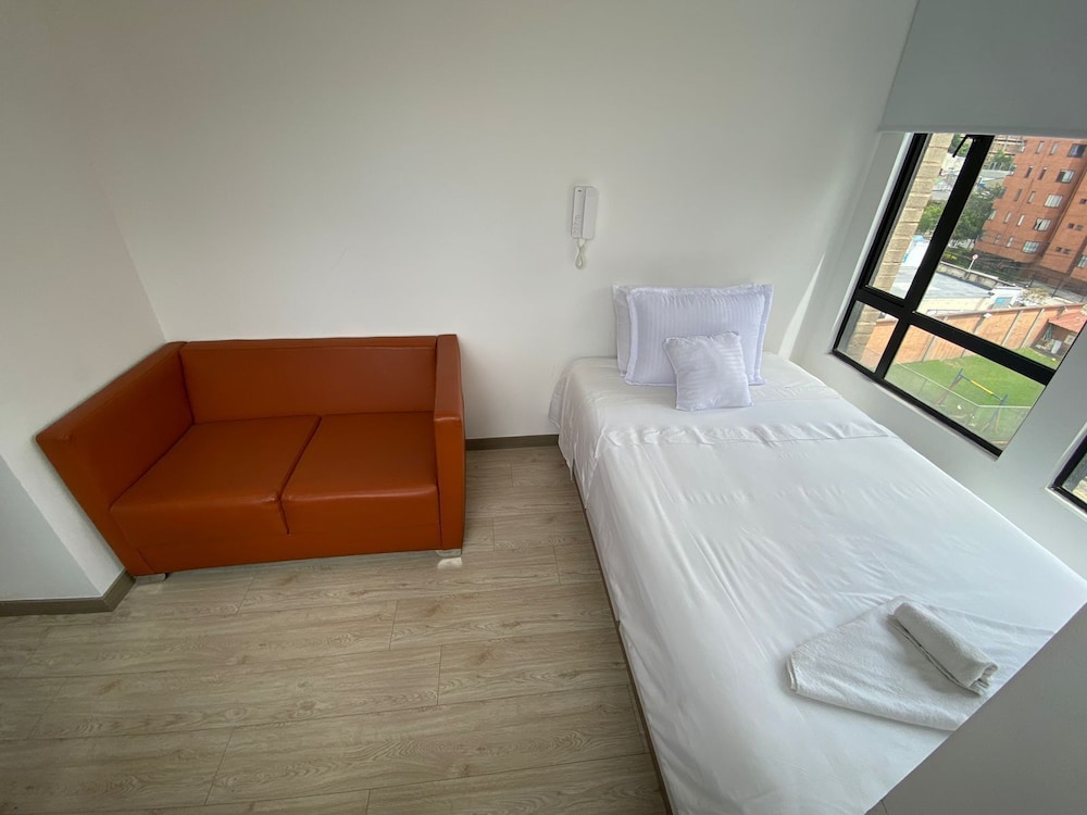 Aparta Estudios Connect Bogota 18/50