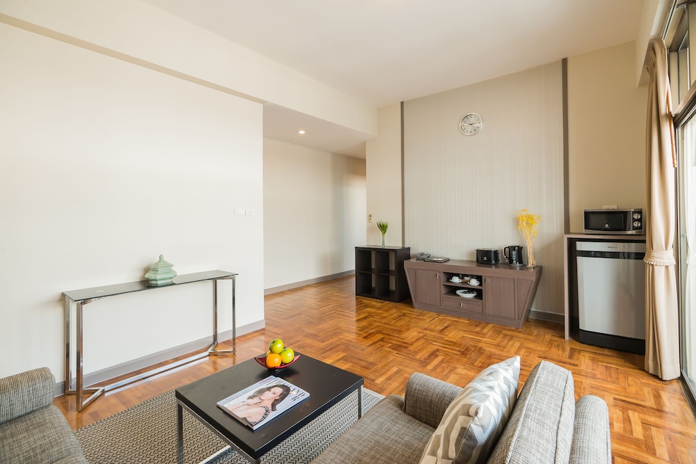 Asoke Residence Sukhumvit by UHG 52/74